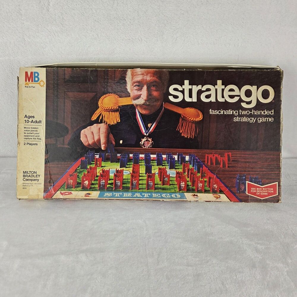 Vintage 1977 Stratego Milton Bradley Complete Board Game MB 4916